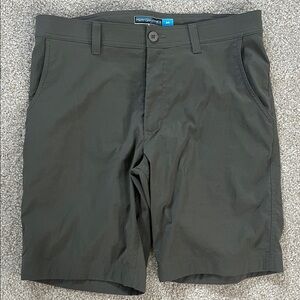 Roundtree & Yorke Men's Gray/Green Flat Front Performance Shorts